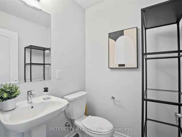 Townhouse For Sale in Markham, Ontario