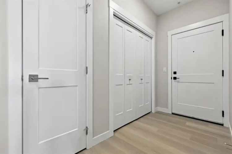 Mahogany Condo 2 Bed 2 Bath Lake Views