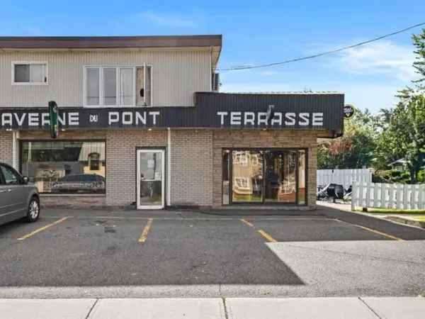 Commercial Building Office for Sale Montérégie Tavern Restaurant