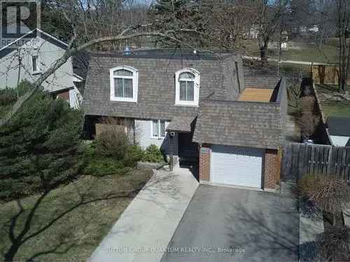Family Home in Mississauga Valleys with Park Access