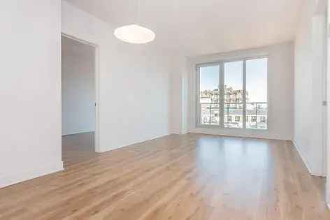 1 Bedroom Condo Apartment Montreal 65m² Gym Rooftop Pool