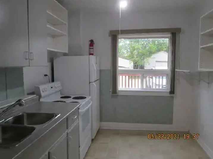 Two full bathroom, 2bedrooms Den, house for rent in St. James ar