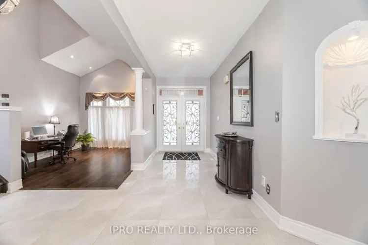 Executive Home Backing Onto Ravine 4 1 Bedrooms Finished Basement