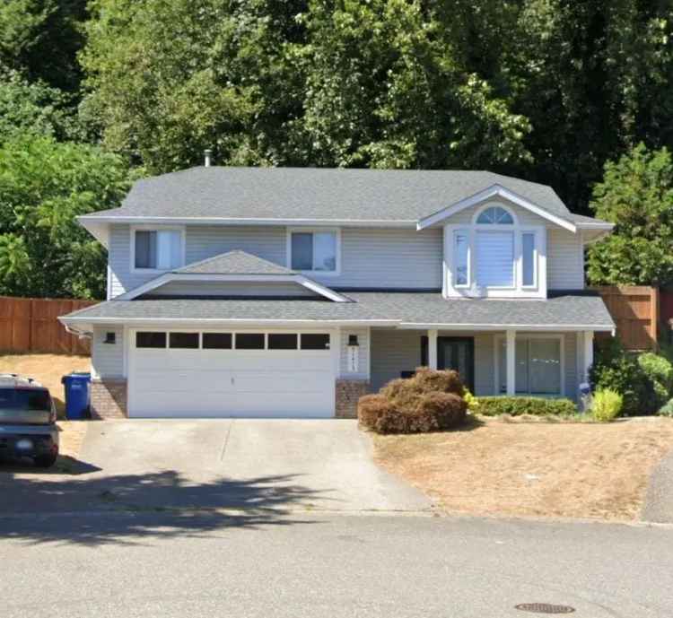 Spacious 5-Bedroom Home with Basement Suite
