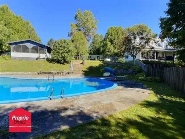 4 Bedroom Family Home with Inground Pool Laurentides