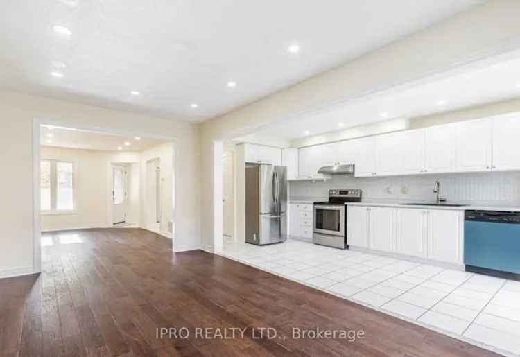 House For Sale in Mississauga, Ontario