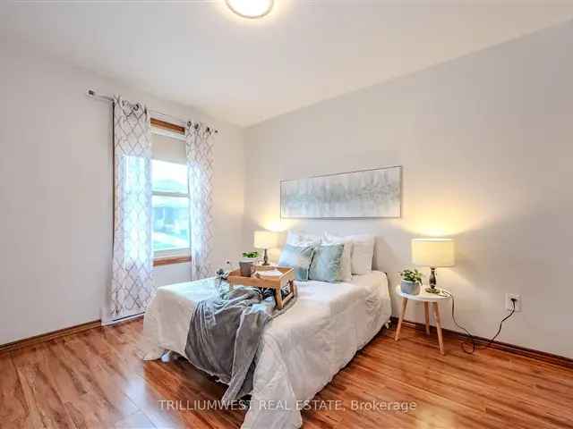 House For Sale in 58, Fifth Avenue, Kitchener, Ontario