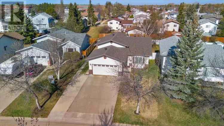 Spacious 4-Bedroom Split Level Home in Country Club Estates