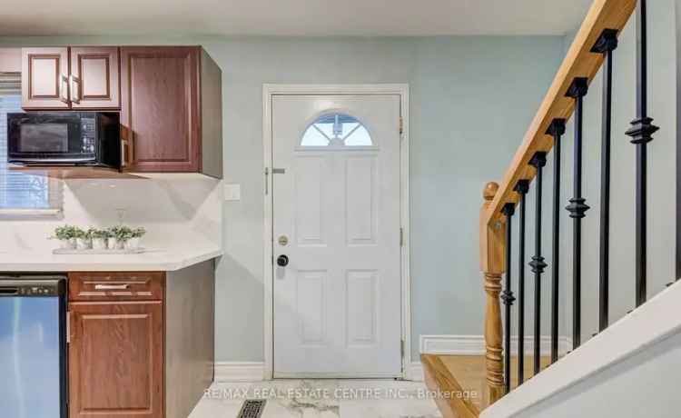 Condo For Sale in Brampton, Ontario