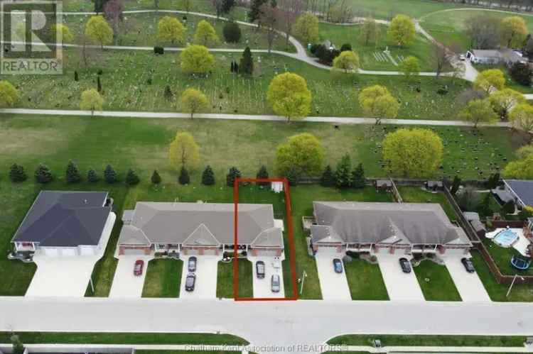 Charming 2 2 Bedroom Townhome in Dresden with Double Garage