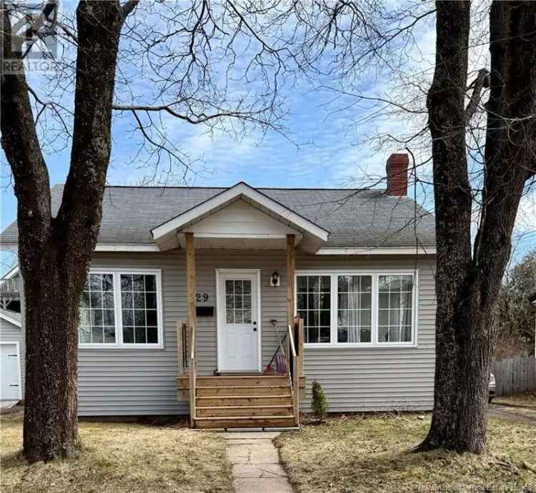 Charming 2 Bedroom Home with Loft and Garage