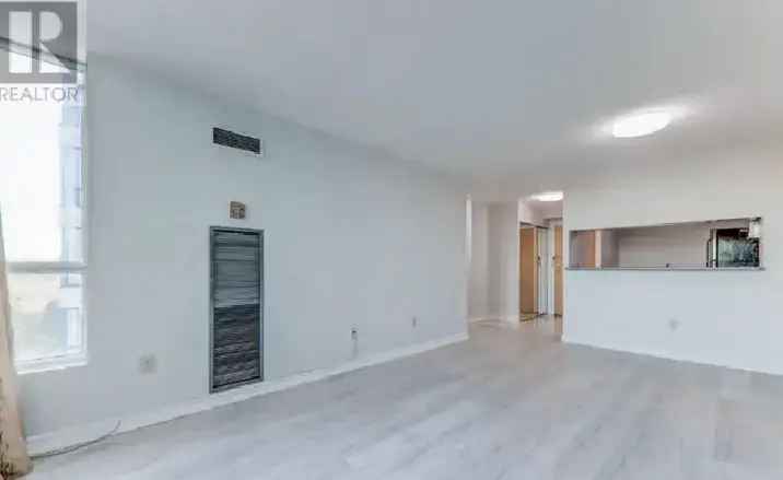 2 bedroom and 2  Bath Condo near UTSC  - Students Welcome