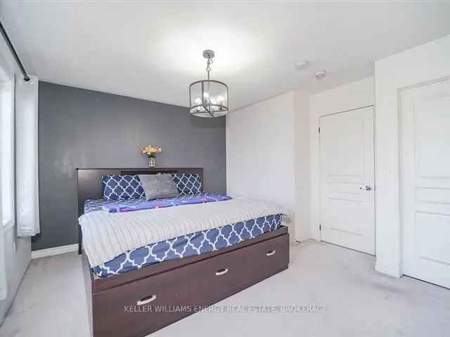 3-Storey Townhome Near Highway 401 Family-Friendly Community