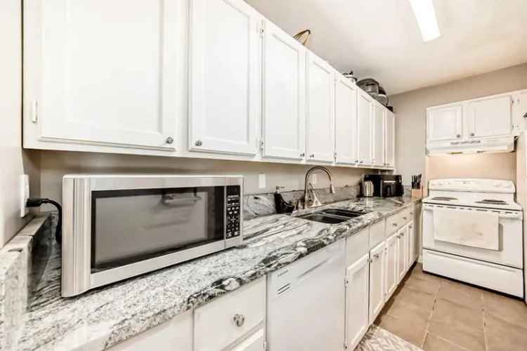 House For Sale , Varsity Estates Drive NW, Calgary, Alberta