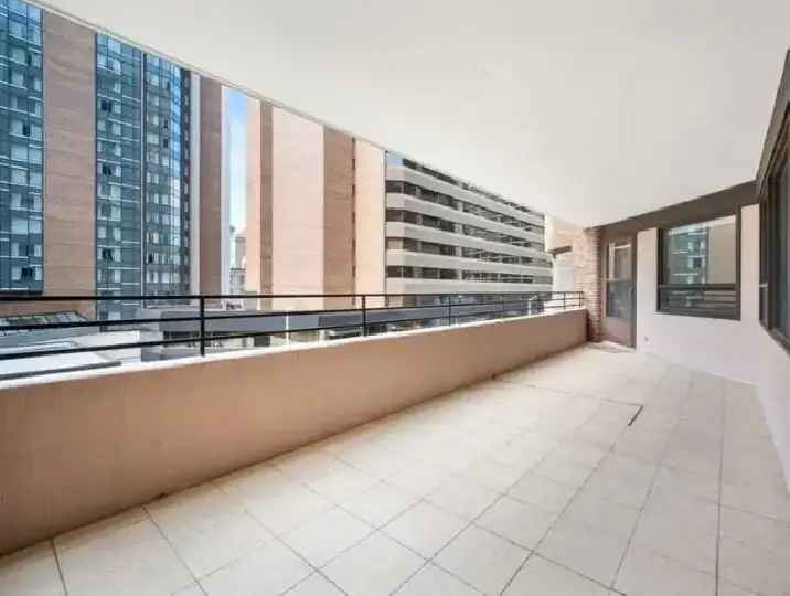 One Room Available for Rent in Cozy Bay Street Condo - $900/mont