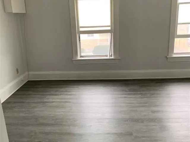 2 Bedroom 1 Bath Apartment Near University and The Falls