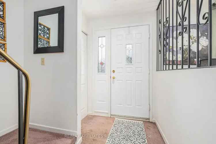 Family Home Quiet Neighbourhood Hardwood Floors Private Backyard