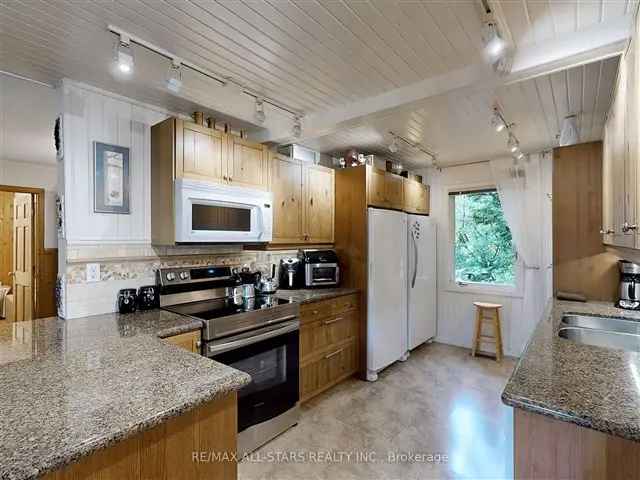 Lake Simcoe Riverfront Bungalow 3 Bedroom