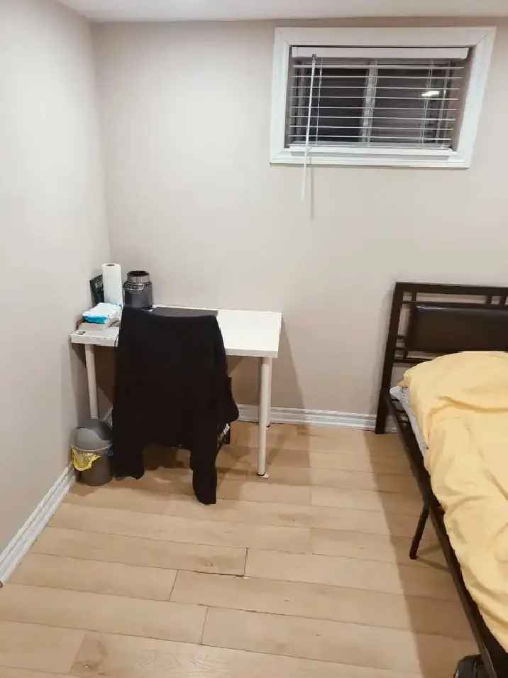 Private Room For rent - Scarborough