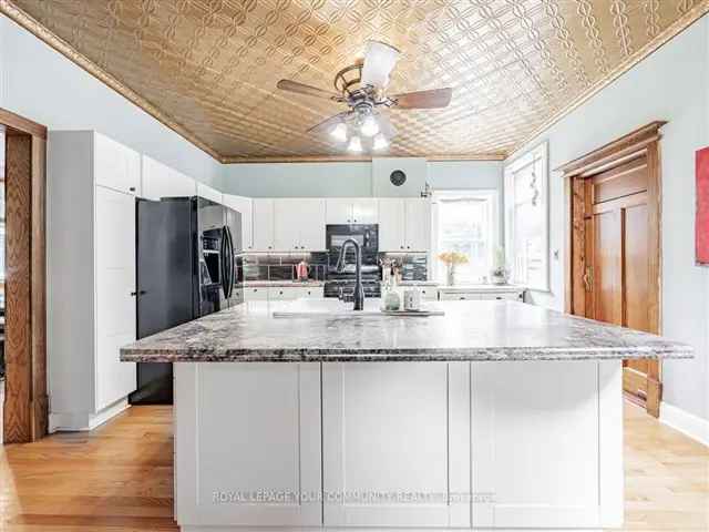 House For Sale in Kawartha Lakes, Ontario