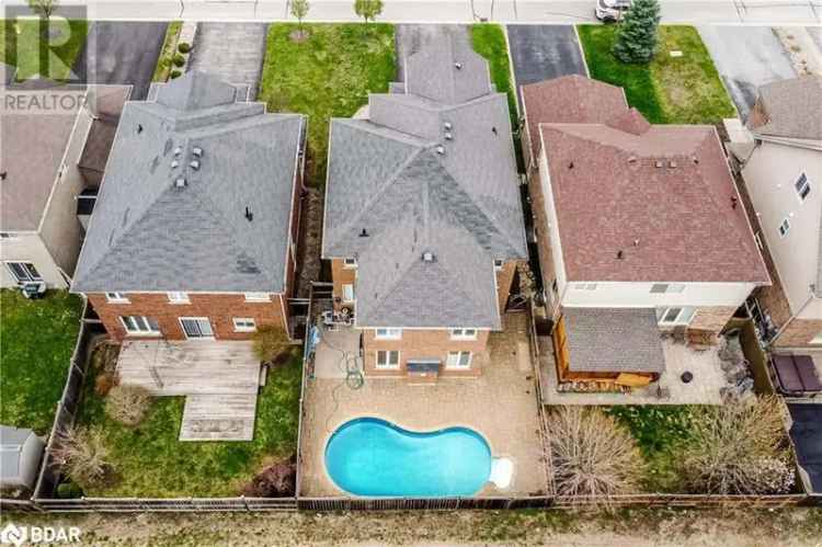 Luxury 4-Bedroom Barrie Home with Heated Pool