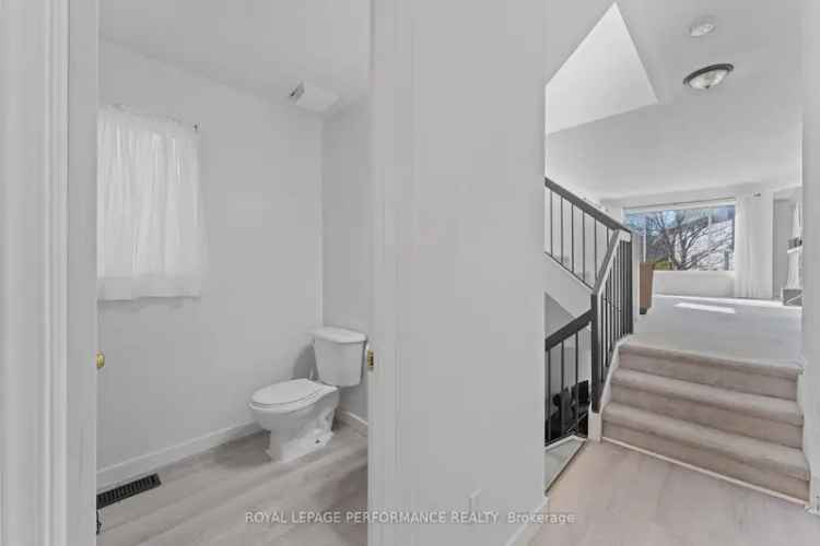 3 Bed 2.5 Bath Townhome in Orleans - Perfect for First Time Home Buyers and Investors