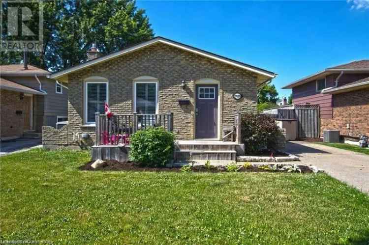 4-Level Backsplit Home in South Niagara Falls Family Friendly Neighborhood