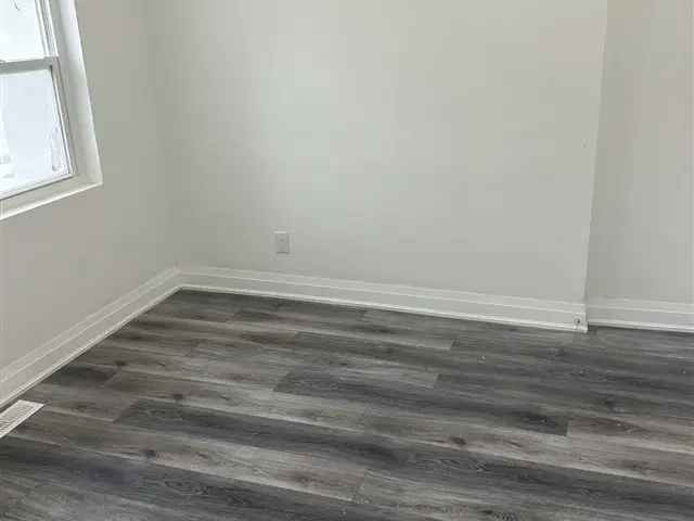 House For Sale in Windsor, Ontario