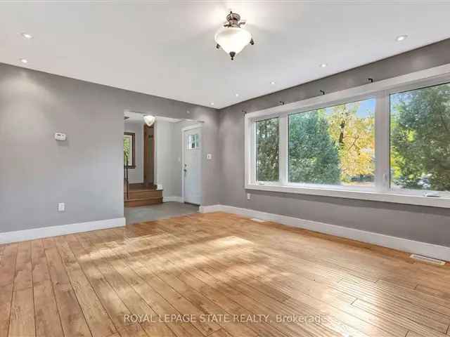 House For Sale in Hamilton, Ontario