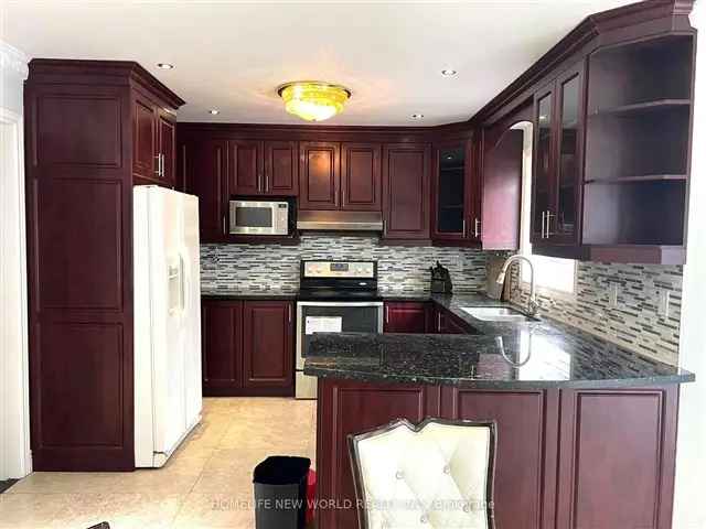 Beautiful Renovated 4 Br 4 Bath Home in Mississauga Fairview