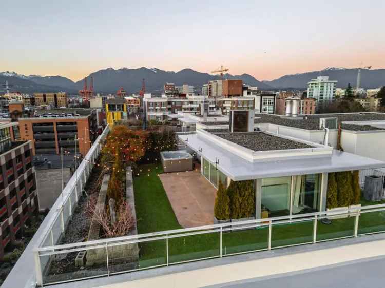 House For Sale in 221, Union Street, Vancouver, British Columbia