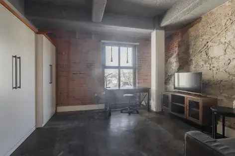 1 room apartment of 63 m² in Montreal