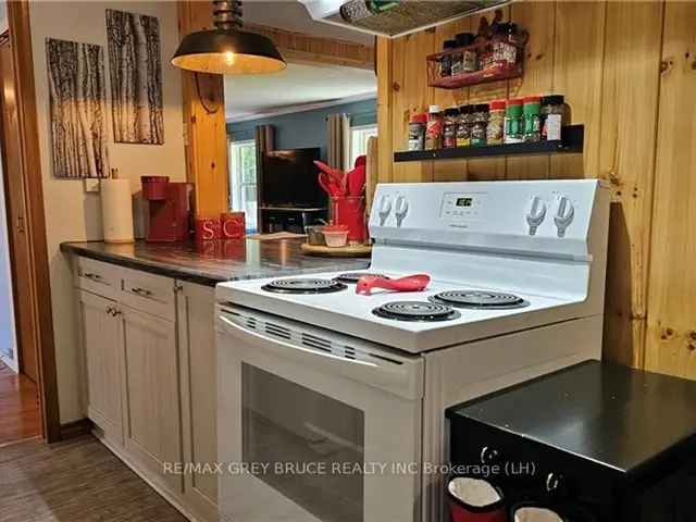 House For Sale in Municipality of Northern Bruce Peninsula, Ontario