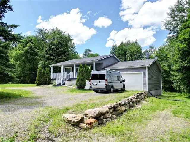 Country Bungalow near Bancroft - 2 Bedrooms, Walkout Basement, 3 Acres