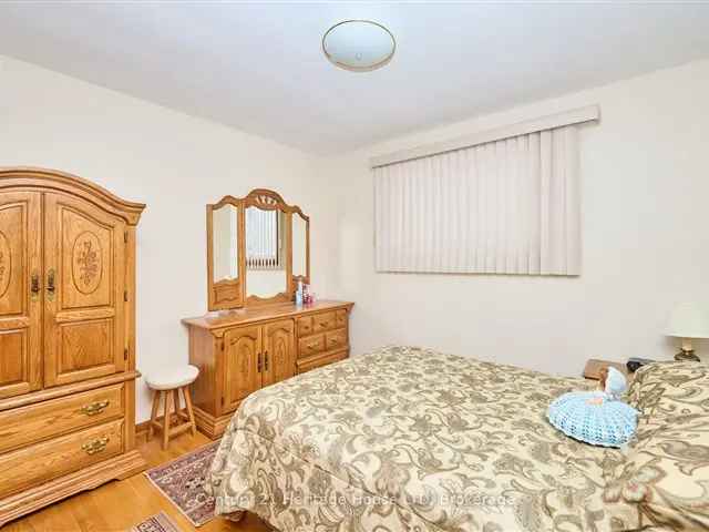 House For Sale in 4634, Queensway Gardens, Niagara Falls, Ontario