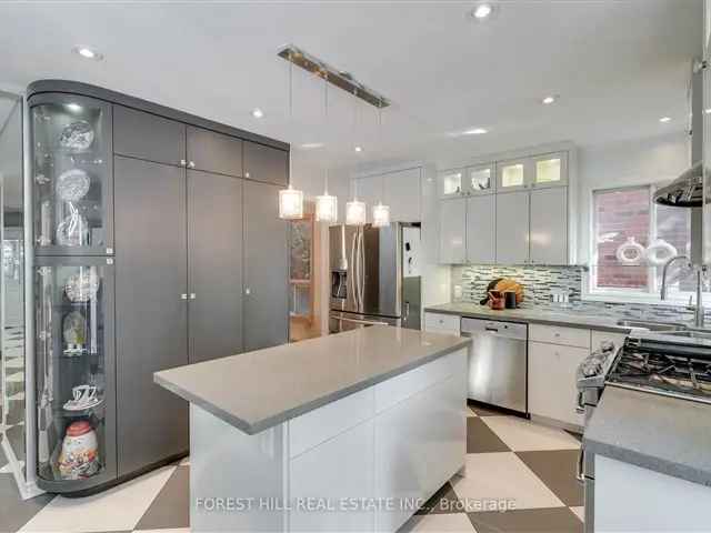 Beautiful Family Home in Thornhill Flamingo