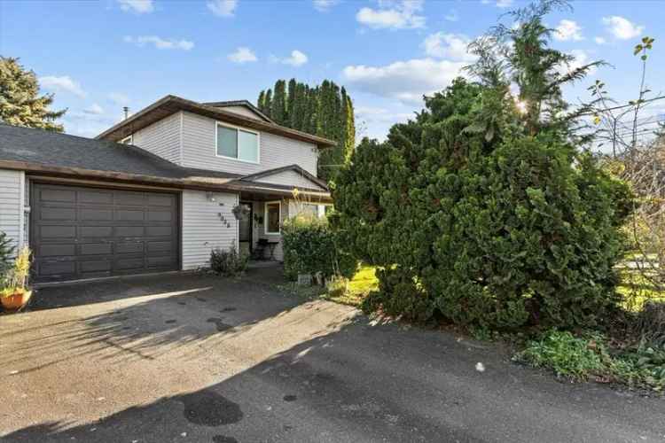 Duplex For Sale in Chilliwack, British Columbia