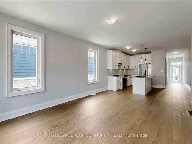 2 Year Young Renovated Bungalow Townhouse in Bayport Village