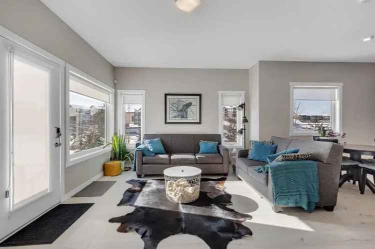 Luxury Sherwood NW Calgary Townhome - 3 Beds, 2 Baths, Double Garage