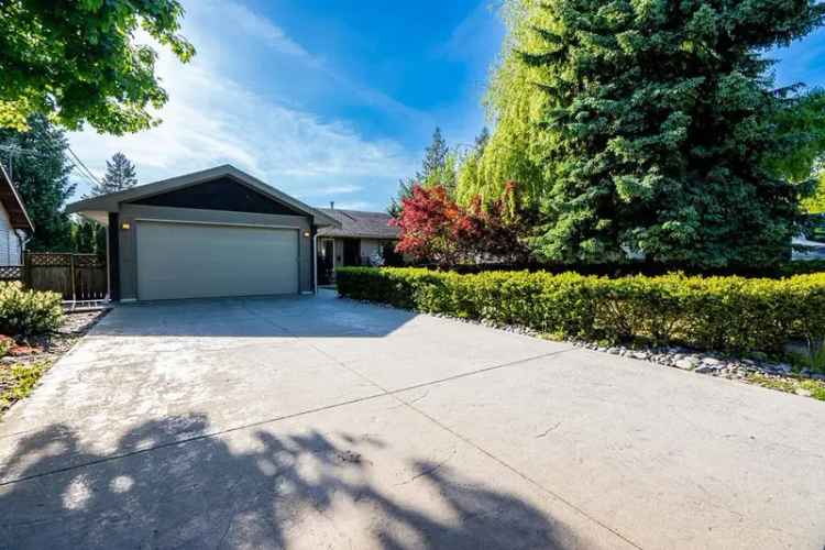 Cloverdale Hilltop Rancher 3500 sqft 4 2 Legal Suite