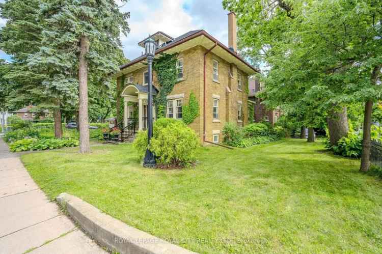 House For Sale in Guelph, Ontario