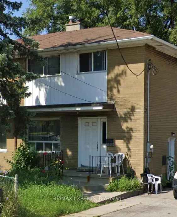 House For Sale in Toronto, Ontario