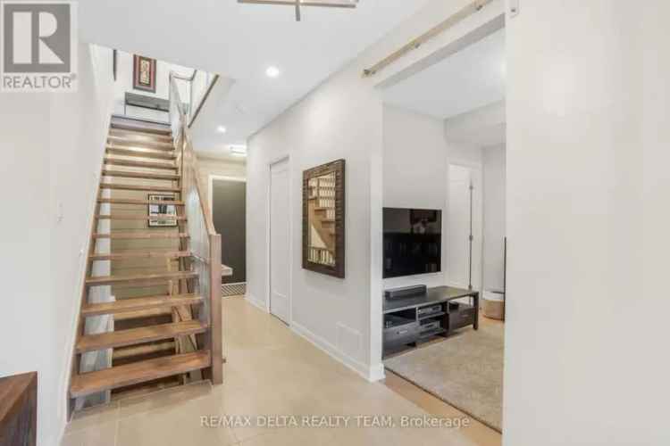 Modern 3 Bed 4 Bath Home in Greystone Village Near Rideau River