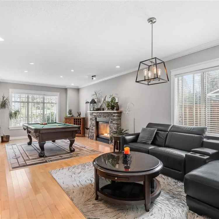 Luxurious Executive Residence for Sale in Parksville with Detached Carriage House