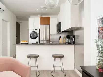 1 room apartment of 58 m² in Montreal