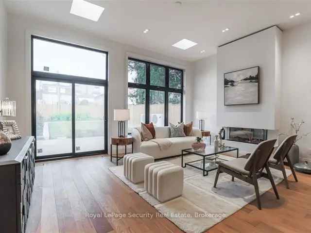 House For Sale in Toronto, Ontario