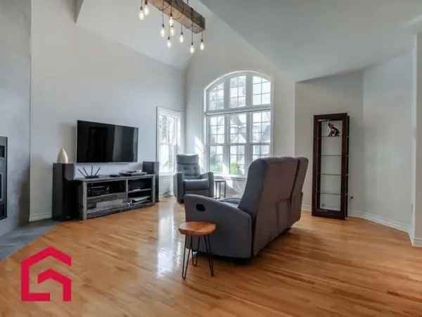 Two or More Storey House for Sale in Montérégie