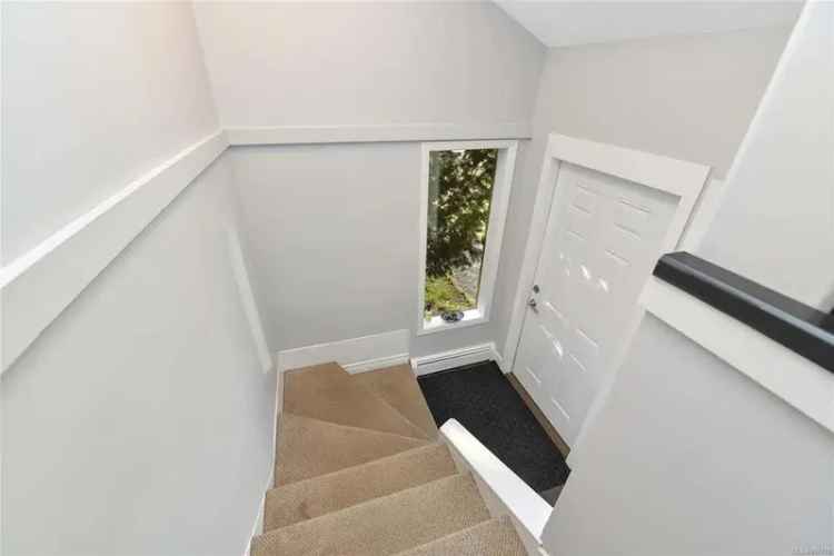 6-Bedroom Home in Mill Hill with Mortgage Helper