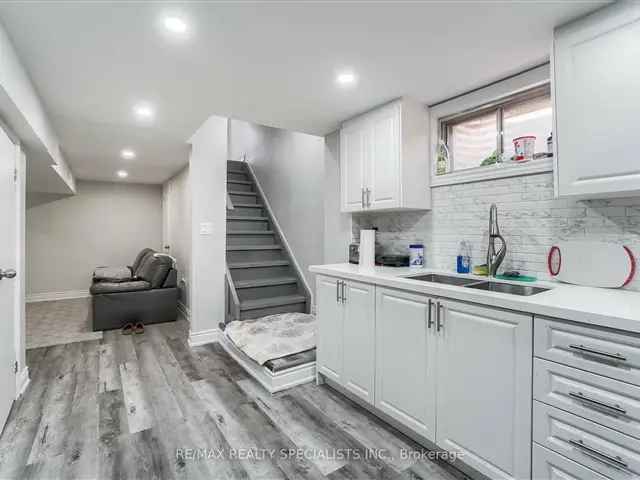 Peel Village Renovated Bungalow - Huge Rental Potential