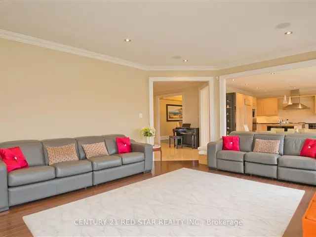 Luxury 6500 Sq Ft Erin Mills Home Ravine Lot 5 2 Beds